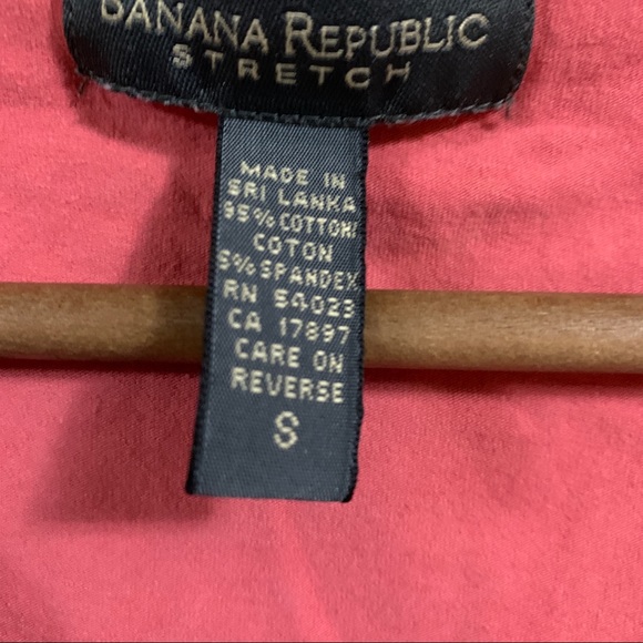 3/$20 Banana Republic salmon colour top - Picture 3 of 3